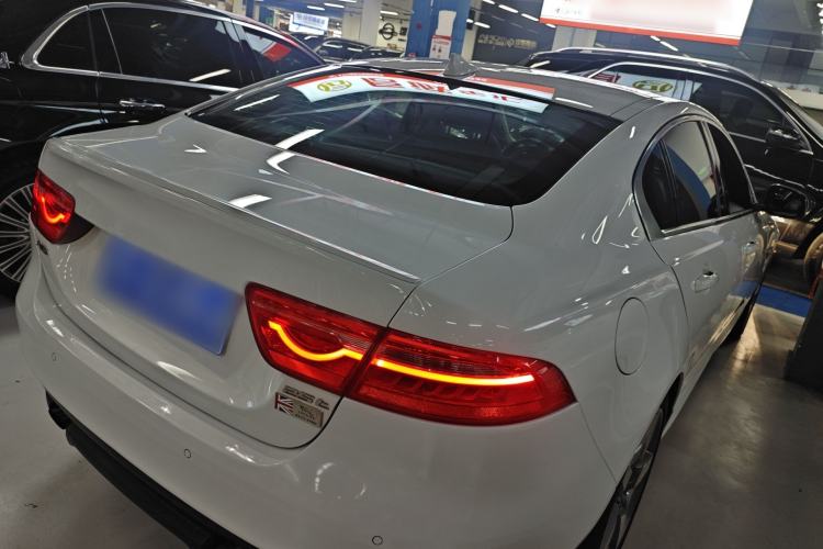 Used Jaguar XE 2015 2.0T 240 PS R-Sport
