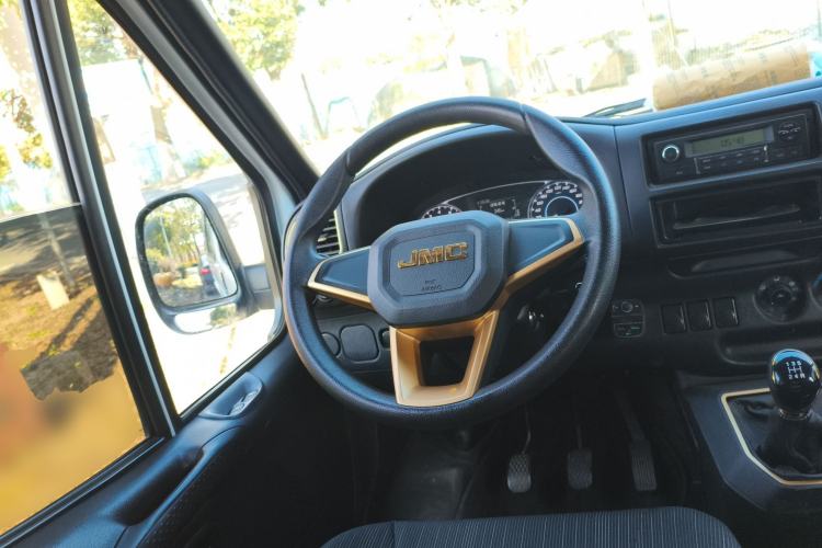 Used JMC Transit 2021 2.8T Space King Standard Version Long Wheelbase Mid-Height Roof Rear Single Tire – Step 6-Seater Diesel China VI Emission Standard JX493
