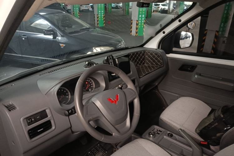 Used Wuling Yangguang 2024 300km Range Practical Window-Sealed Version 60kW
