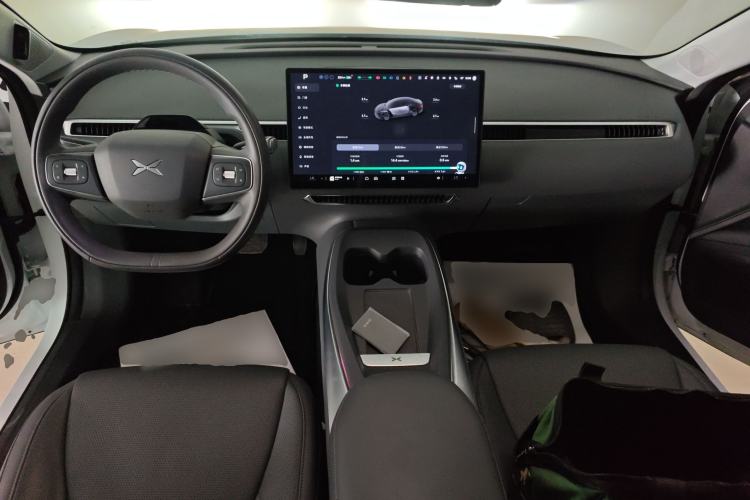 Used XPeng MONA M03 2025 600 with Ultra-Long Range Max Center Console