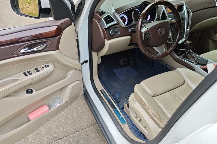 Used Cadillac SRX 2011 3.0L Luxury Model
