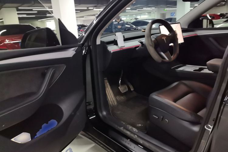 Used Tesla Model Y 2023 Rear-Wheel-Drive Version
