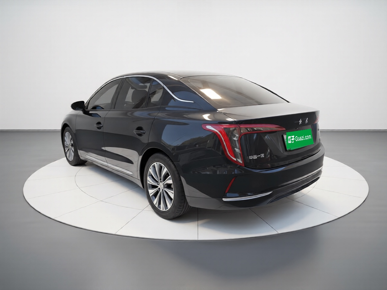Hongqi E-QM5 2024 610 km PLUS — снимка 4