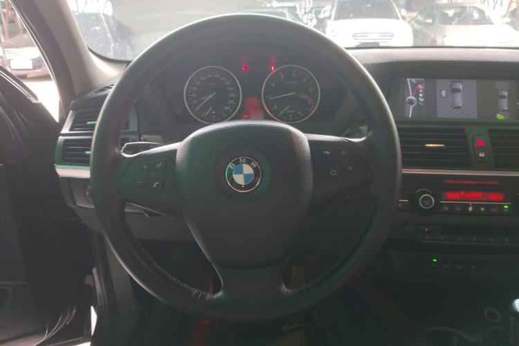 Used BMW X5 2011 xDrive35i Leading Model Steering Wheel