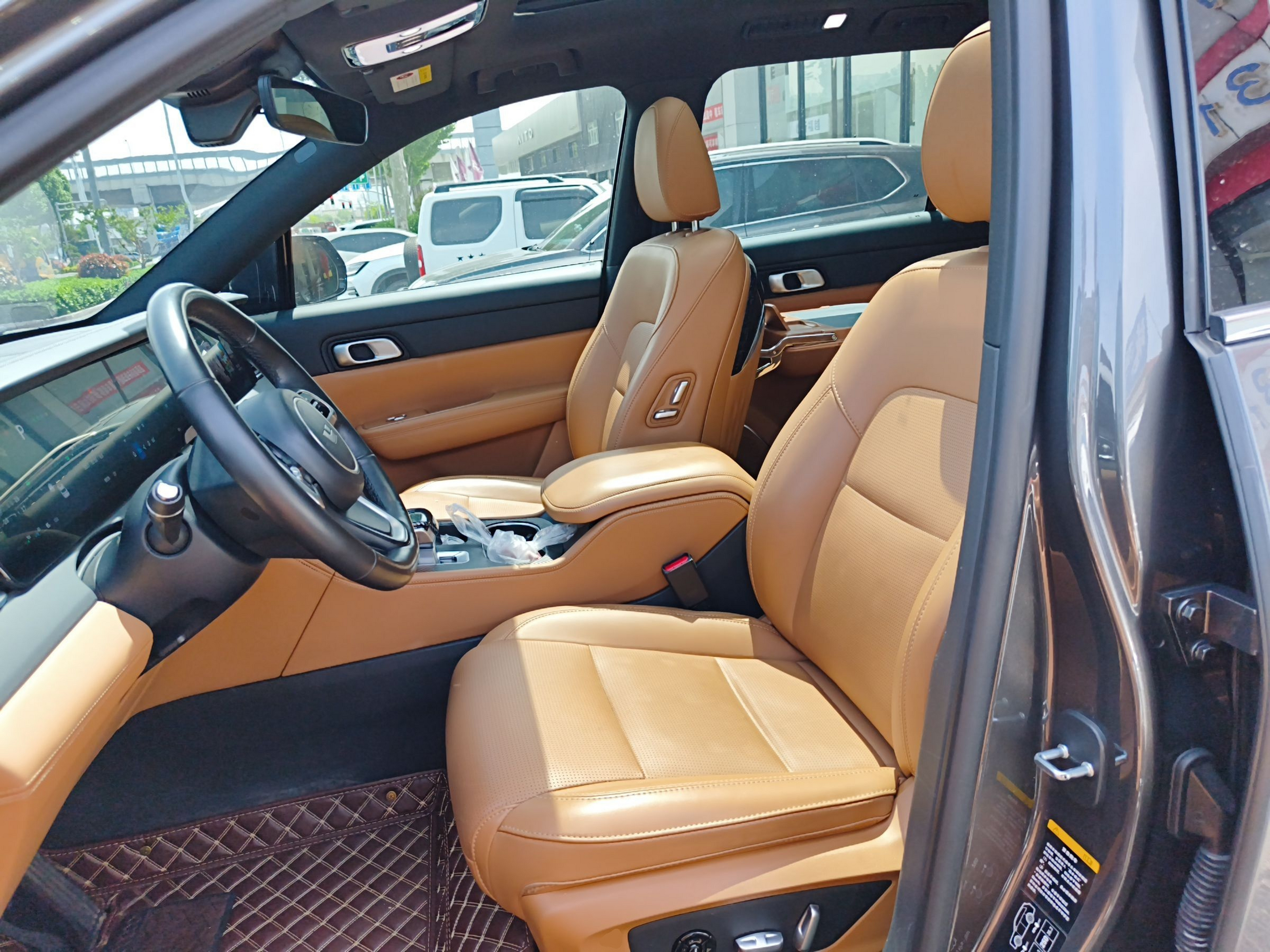 Переднее сиденье в автомобиле