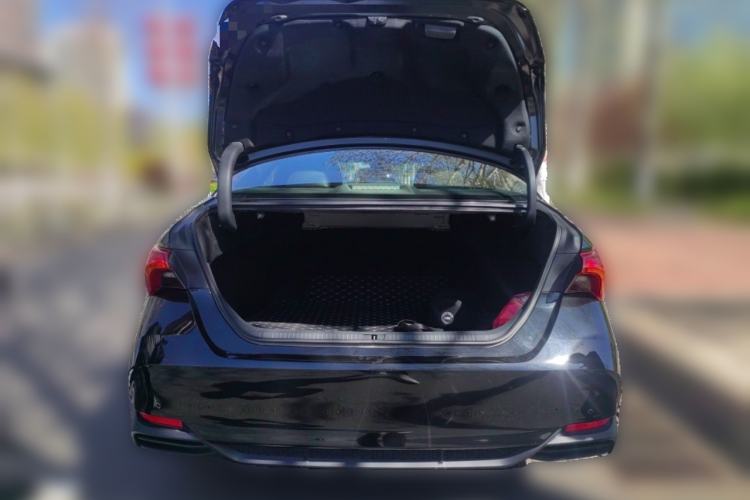 Used Toyota Avalon 2022 Dual-Engine 2.5L XLE Premium Edition Trunk