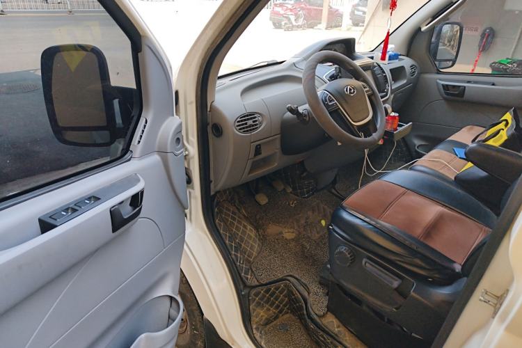 Used SAIC MAXUS Xintu V80 2023 2.0T Manual Classic Aoyuntong Short Wheelbase Mid-Roof 5/6-Seater