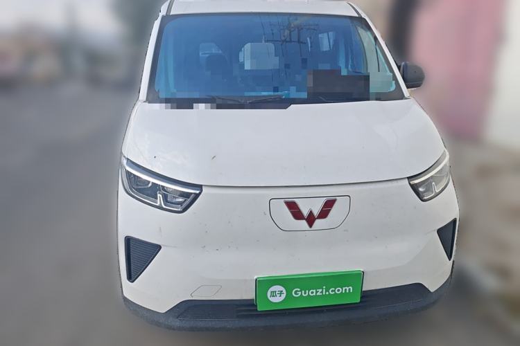 Used Wuling Yangguang 2024 300km Comfort-Grade Passenger Van 60kW