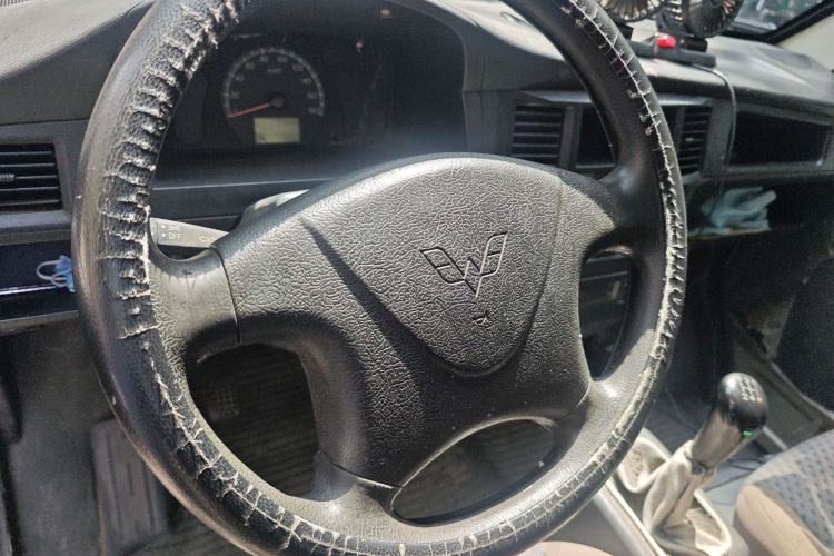 Used Wuling Zhiguang 2013 1.0L Base Version