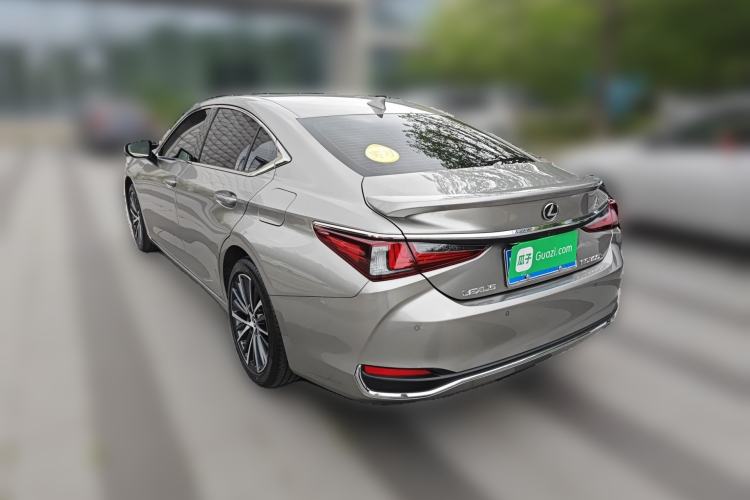 Used Lexus ES 2022 300h Deluxe Edition Rear Left 45 Deg