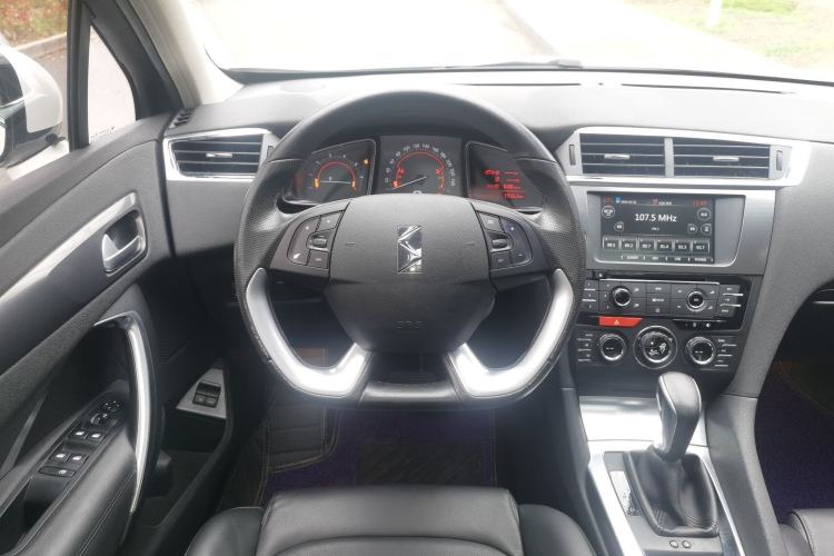 Used DS 6 2014 1.6T Luxury Edition THP160 Steering Wheel