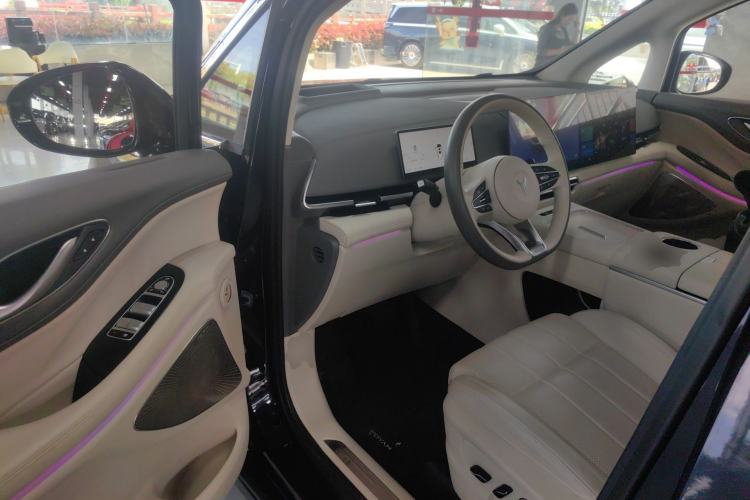 Used VOYAH Dream 2025 PHEV Four-Wheel-Drive Flagship Kunpeng Edition Driver Seat