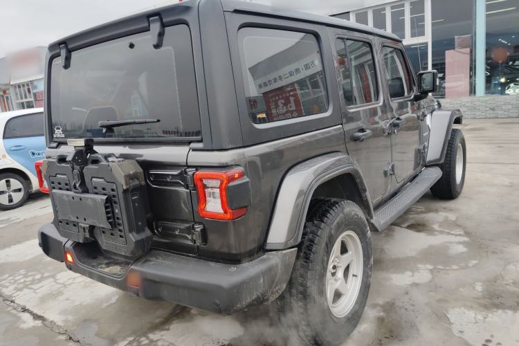 Used Jeep Wrangler 2019 2.0T Sahara Four-Door Version China VI Emission Standard