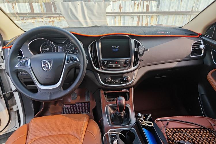 Used Baojun 560 2017 Rhythmic Edition 1.5T Manual Enjoyment Model