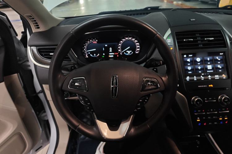 Used Lincoln MKC 2017 2.0T Two-Wheel-Drive Luxury Edition