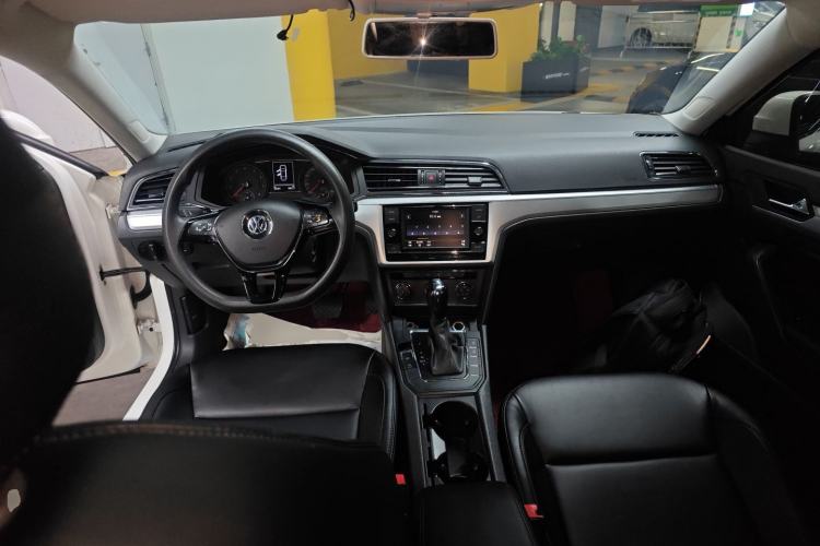 Used Volkswagen Lamando 2019 230TSI DSG Vision Edition China VI Standard Center Console