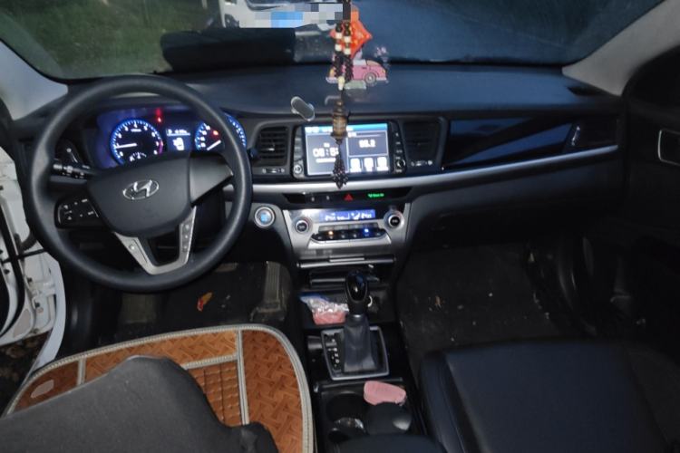 Used Hyundai Mistra 2017 1.8L Automatic Smart GLS China V Standard Center Console