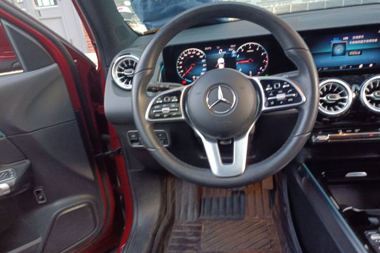 Used Mercedes-Benz GLB 2023 GLB 220 Sport Edition Steering Wheel