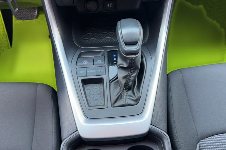 Used Toyota Wildlander 2022 Updated Version 2.0L CVT Two-Wheel Drive Leading Edition Gear Lever