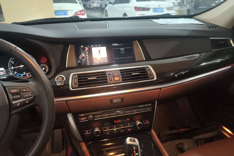 Used BMW 5 Series GT 2017 528i Leading Model