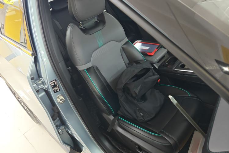 Used GAC Trumpchi EMKOO 2022 2.0 ATK TwinStar Pro Edition Right Front Seat