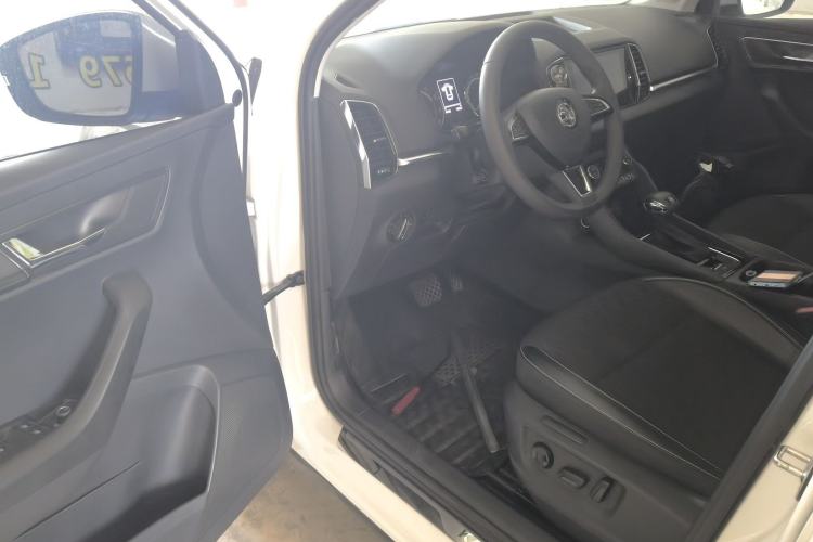 Used Skoda Karoq 2020 TSI280 Luxury Smart Edition China VI Standard Driver Seat