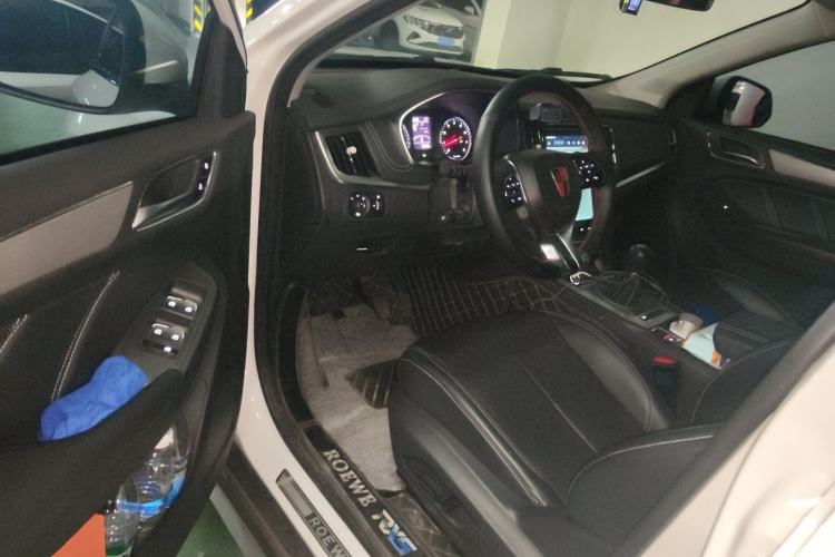 Used Roewe RX5 2018 20T Two-Wheel Drive Manual Internet Smart Edition
