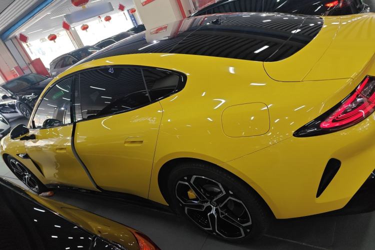 Used Xiaomi Auto SU7 2024 Four-Wheel Drive Ultra-Long Range Advanced Intelligent Driving Max Edition
