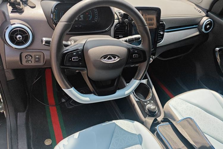 Used Chery QQ Little Ant 2022 Restyled Version Sweet Pink Edition Half-Sugar Version 28.8 kWh 30 kW 301 km Steering Wheel