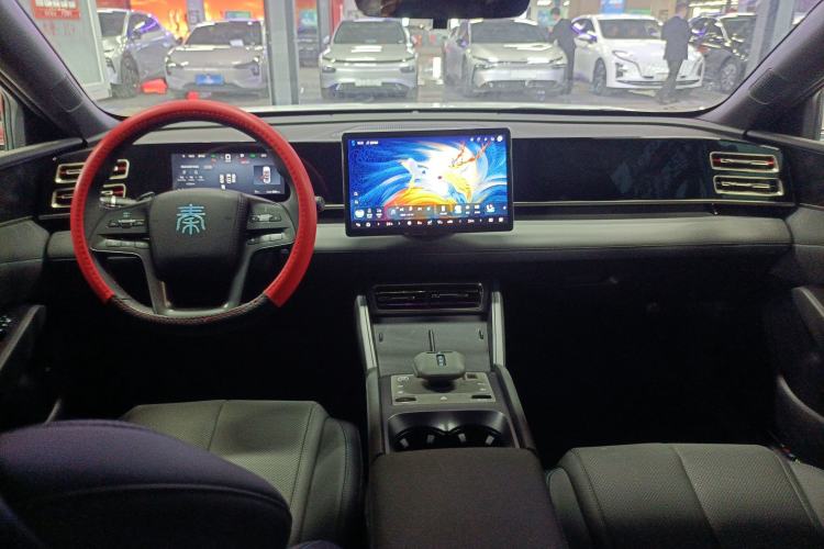 Used BYD Qin L 2025 DM-i Smart Drive 80KM Leading Model Center Console