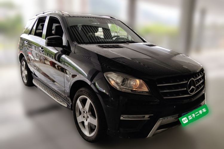 Used Mercedes-Benz M-Class 2015 ML 400 4MATIC Luxury Model Front Right 45 Deg