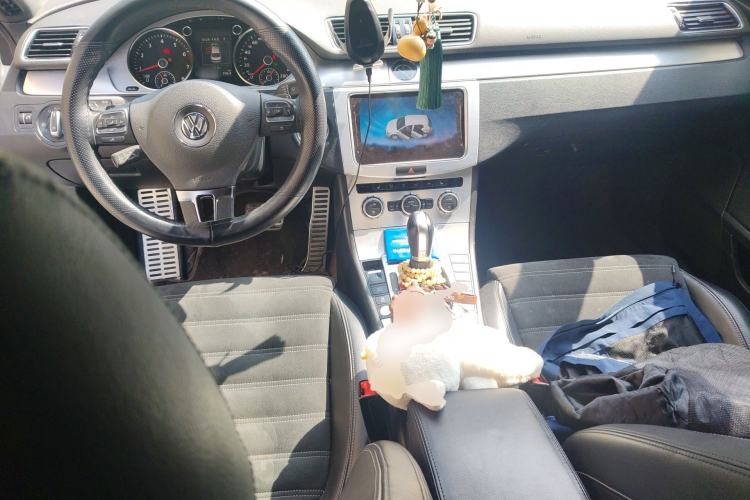 Used Volkswagen FAW-Volkswagen CC 2015 2.0 TSI Luxury Model Center Console