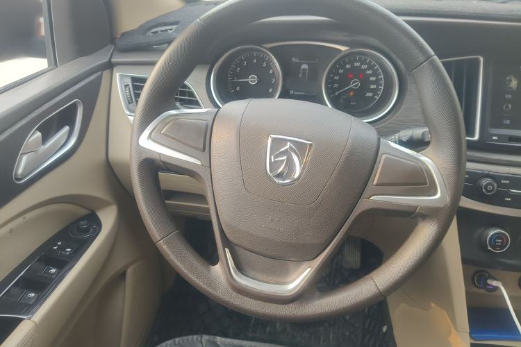 Used Baojun 730 2016 1.5L Manual Standard Version 7 Seats
