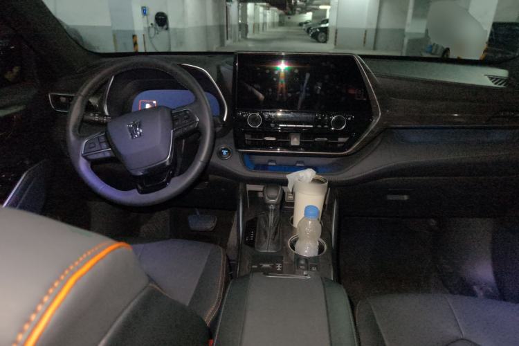 Used Toyota Crown Kluger 2024 2.5L HEV Four-Wheel Drive Premium Edition Center Console