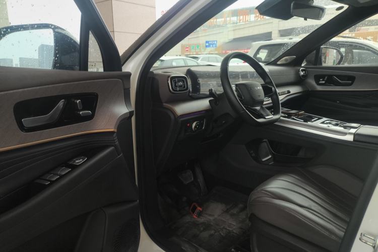 Used Chery Tiggo 9 2025 2.0T Automatic Two-Wheel Drive Luxury Edition 5 Seats Driver Seat