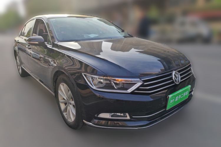 Used Volkswagen Magotan 2017 280TSI DSG Leading Edition Front Right 45 Deg