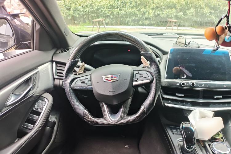 Used Cadillac CT5 2021 28T Luxury Model Steering Wheel