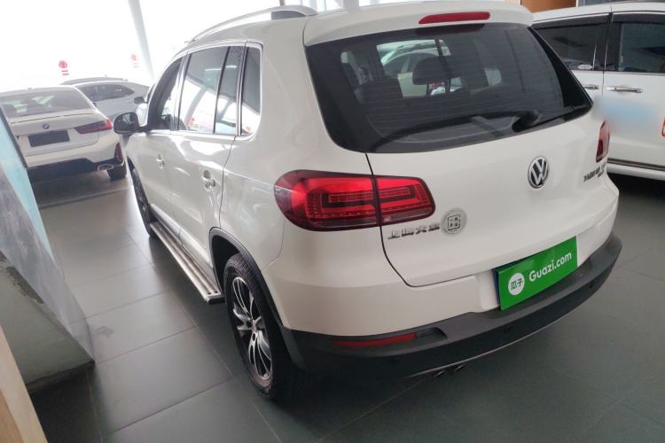 Used Volkswagen Tiguan 2015 1.8TSI Automatic All-Wheel-Drive Luxury Model Rear Left 45 Deg