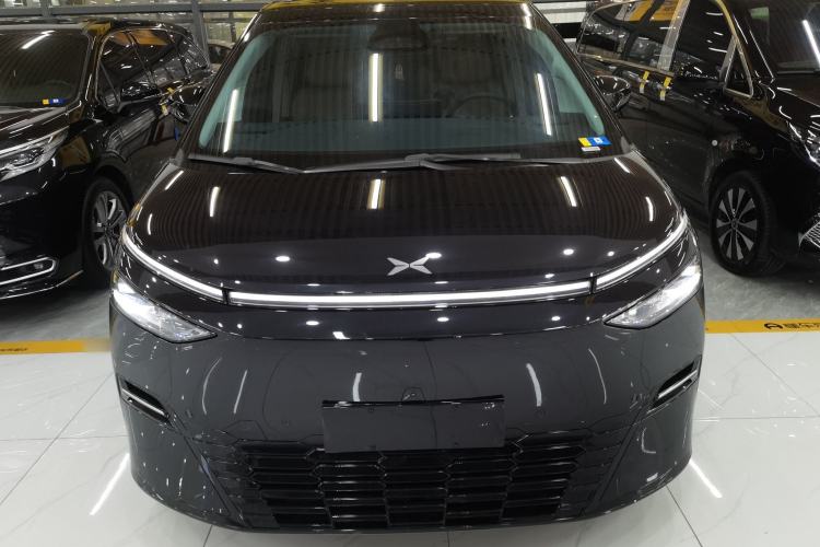 Used XPeng X9 2025 650 Long-Range Max Front