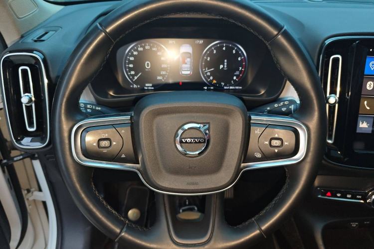 Used Volvo XC40 2022 T4 Four-Wheel Drive Smart & Stylish Edition