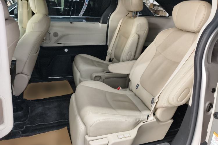 Used Toyota Sienna 2021 2.5L Hybrid Ultimate Edition