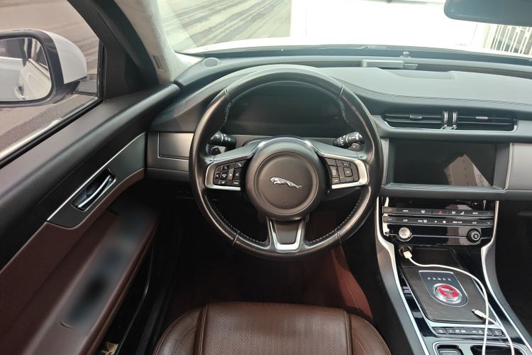 Used Jaguar XFL 2018 XFL 2.0T 250 PS Luxury Edition
