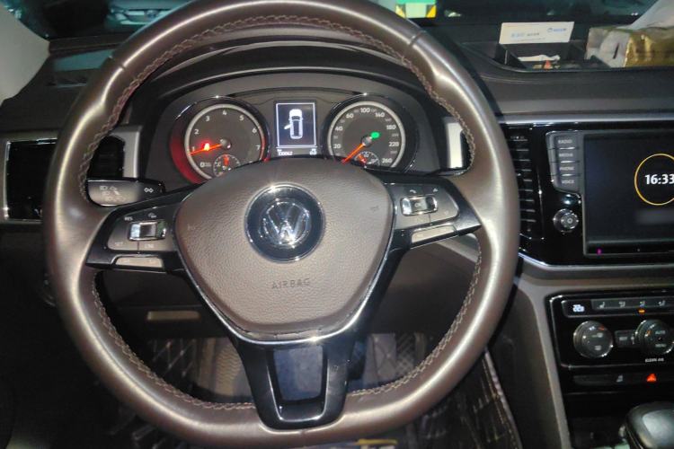 Used Volkswagen Teramont 2017 330TSI Two-Wheel-Drive Luxury Edition Steering Wheel