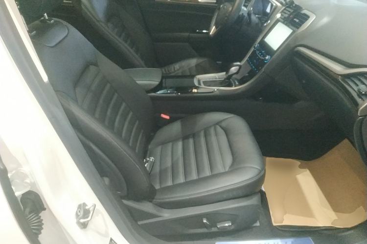 Used Ford Mondeo 2013 2.0L GTDi 200 Luxury Model
