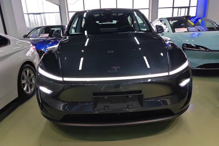 Used Tesla Model Y 2025 Rear-Wheel-Drive Version