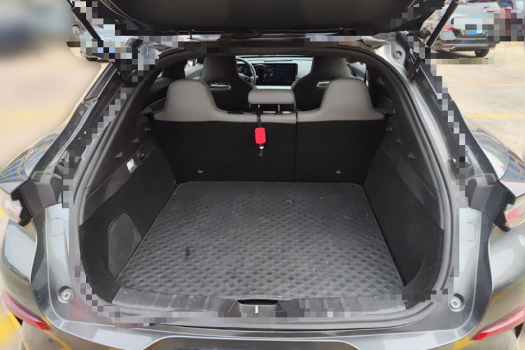 Used CHANGAN UNI-T 2023 Second-Generation 1.5T Prestige Model Trunk