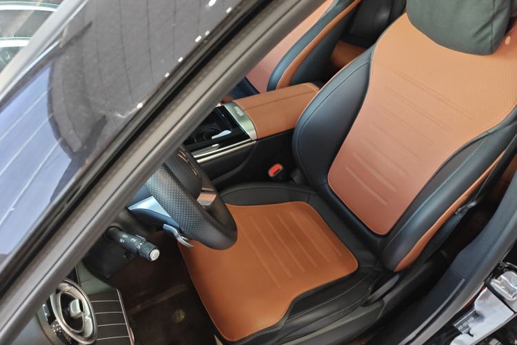 Used Mercedes-Benz GLC 2023 GLC 260 L 4MATIC Luxury Model 5 Seats
