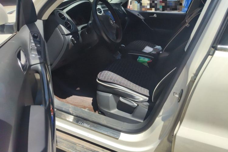 Used Volkswagen Tiguan 2016 280TSI Automatic Two-Wheel-Drive Silk Road Style Edition Driver Seat