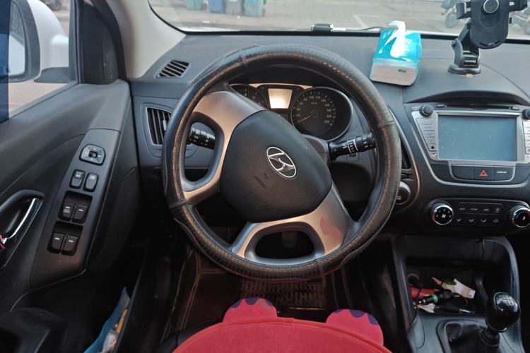 Used Hyundai ix35 2015 2.0L Manual Two-Wheel Drive Comfort Version China IV Standard Steering Wheel