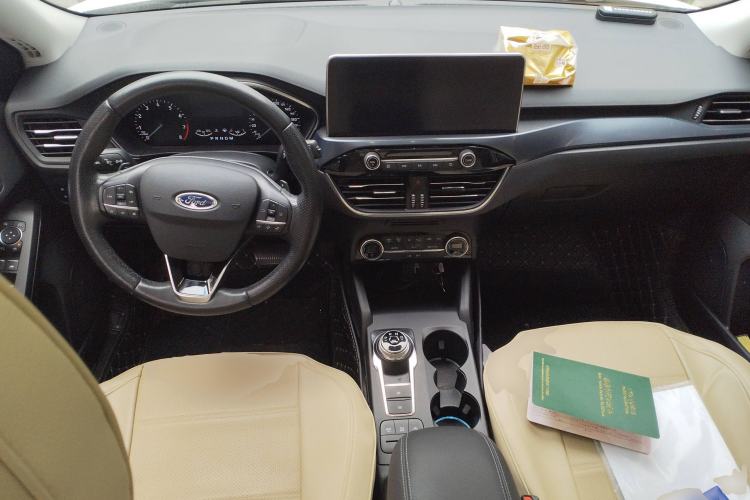 Used Ford Focus Active 2020 EcoBoost 180 Automatic Titanium Edition Center Console